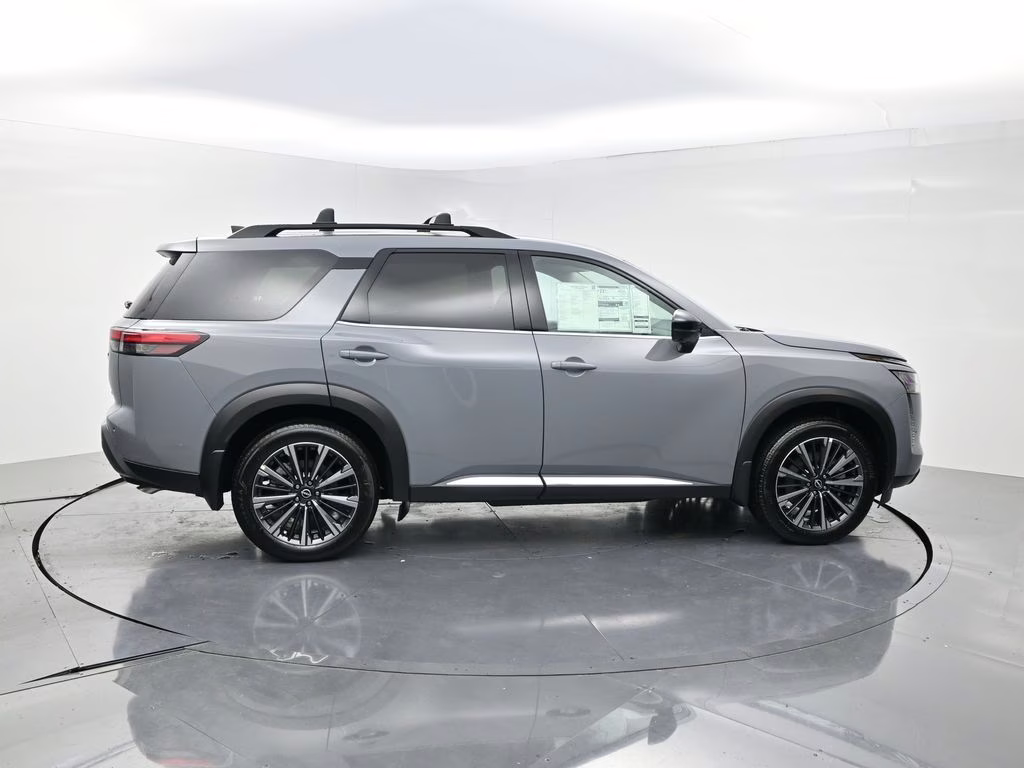 2026 Boulder Gray Pearl Nissan Pathfinder Platinum FWD SUV