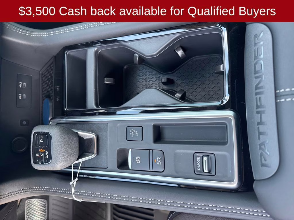 2026 Everest White Pearl Tricoat Nissan Pathfinder Platinum FWD SUV