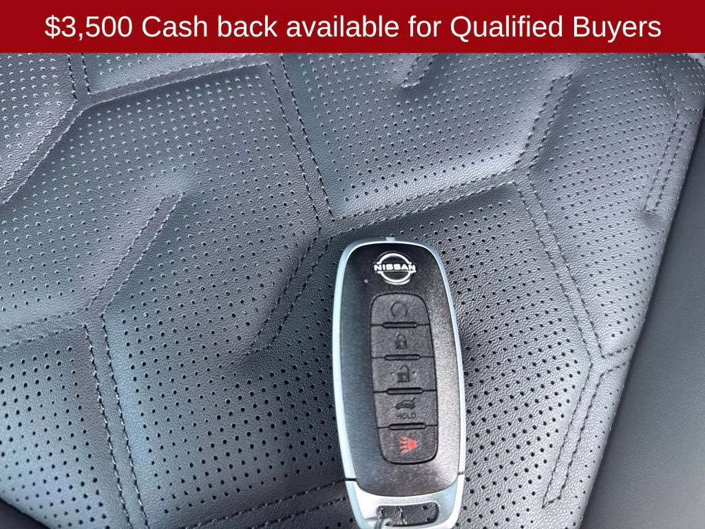 2026 Everest White Pearl Tricoat Nissan Pathfinder Platinum FWD SUV