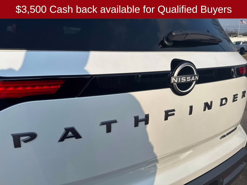 2026 Everest White Pearl Tricoat Nissan Pathfinder Platinum FWD SUV
