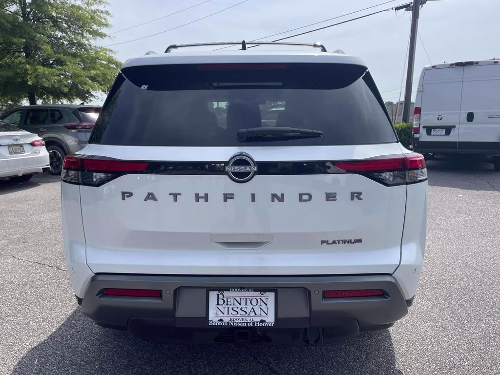 2026 Everest White Pearl Tricoat Nissan Pathfinder Platinum FWD SUV
