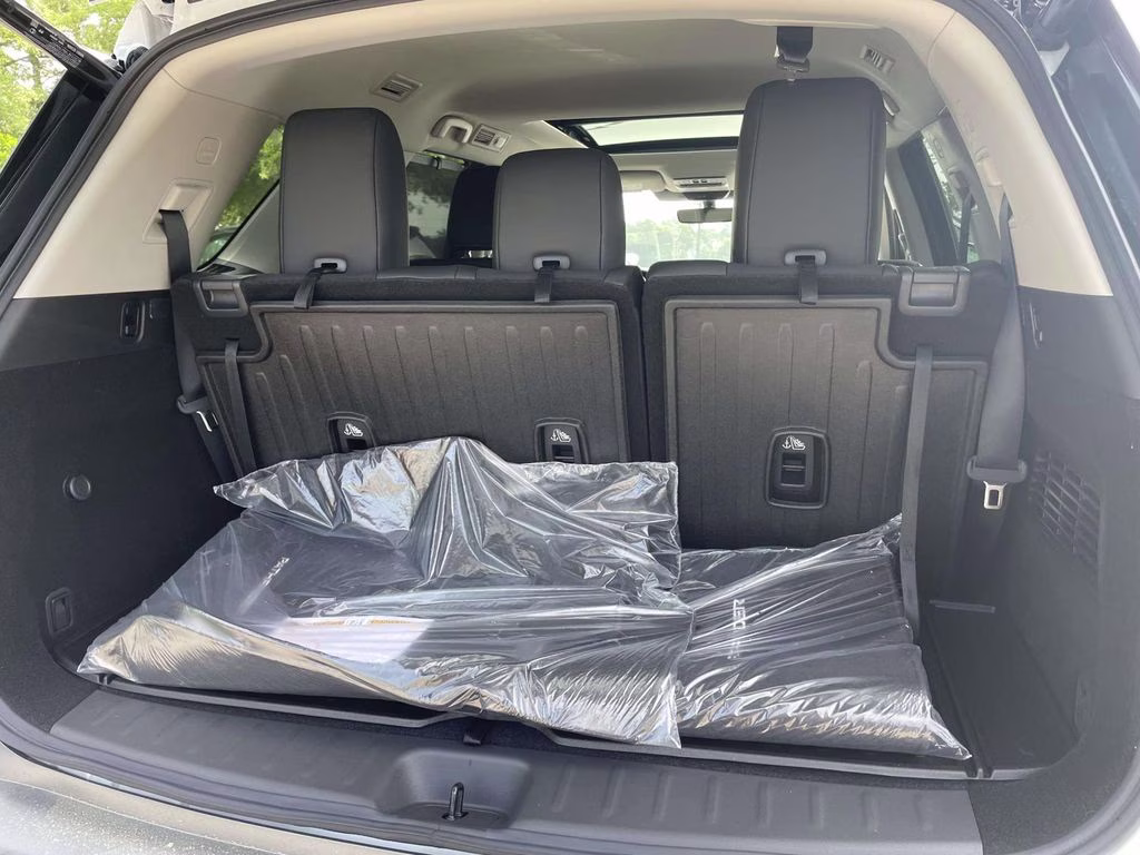 2026 Everest White Pearl Tricoat Nissan Pathfinder Platinum FWD SUV