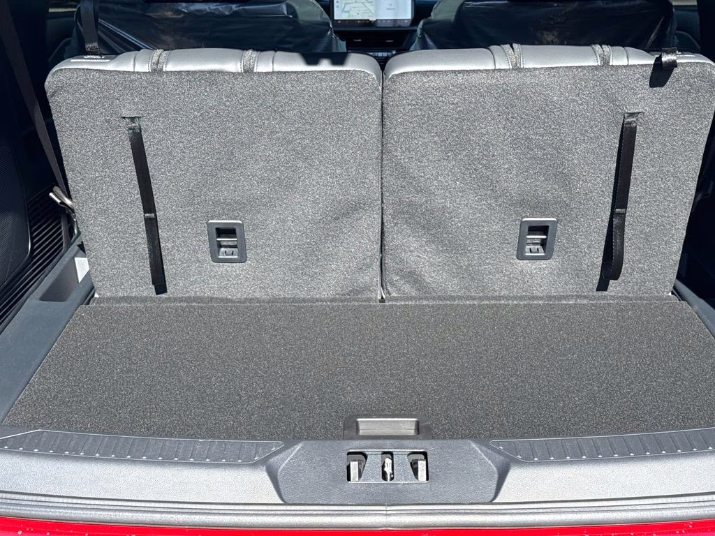 2026 Rapid Red Metallic Tinted Clearcoat Ford Explorer ST-Line RWD SUV