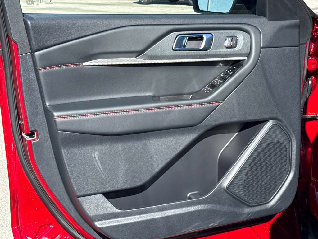 2026 Rapid Red Metallic Tinted Clearcoat Ford Explorer ST-Line RWD SUV