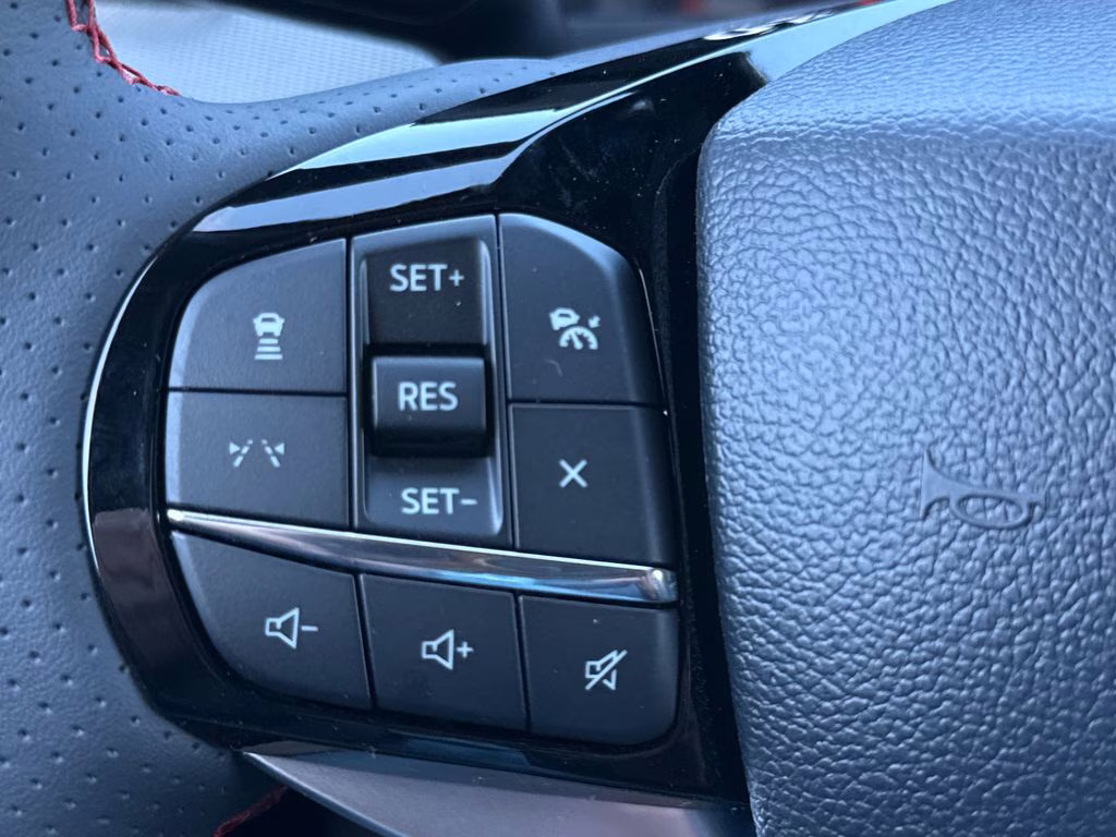 2026 Rapid Red Metallic Tinted Clearcoat Ford Explorer ST-Line RWD SUV