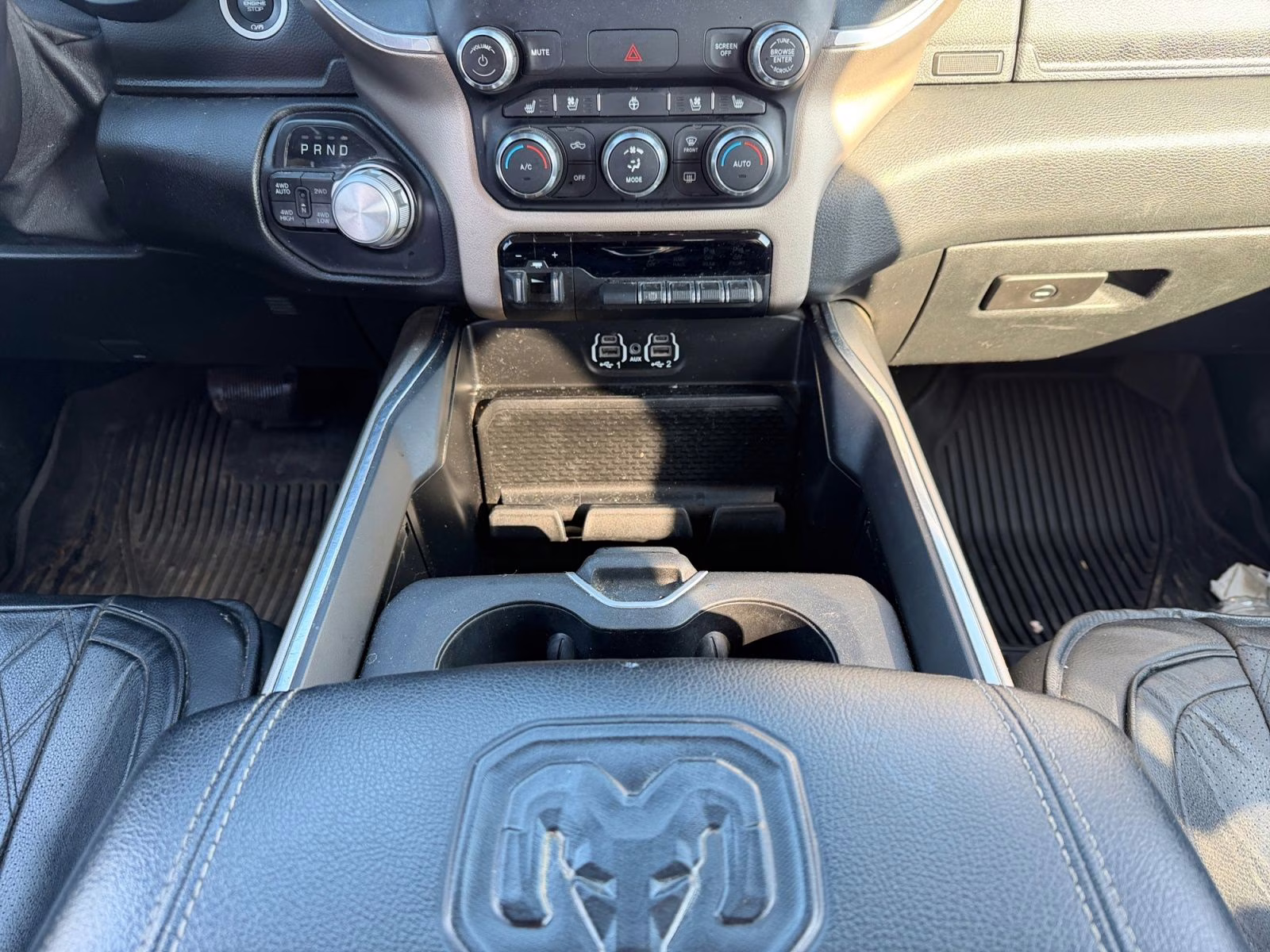 2020 Diamond Black Crystal Pearlcoat Ram 1500 Laramie 4X4 Truck