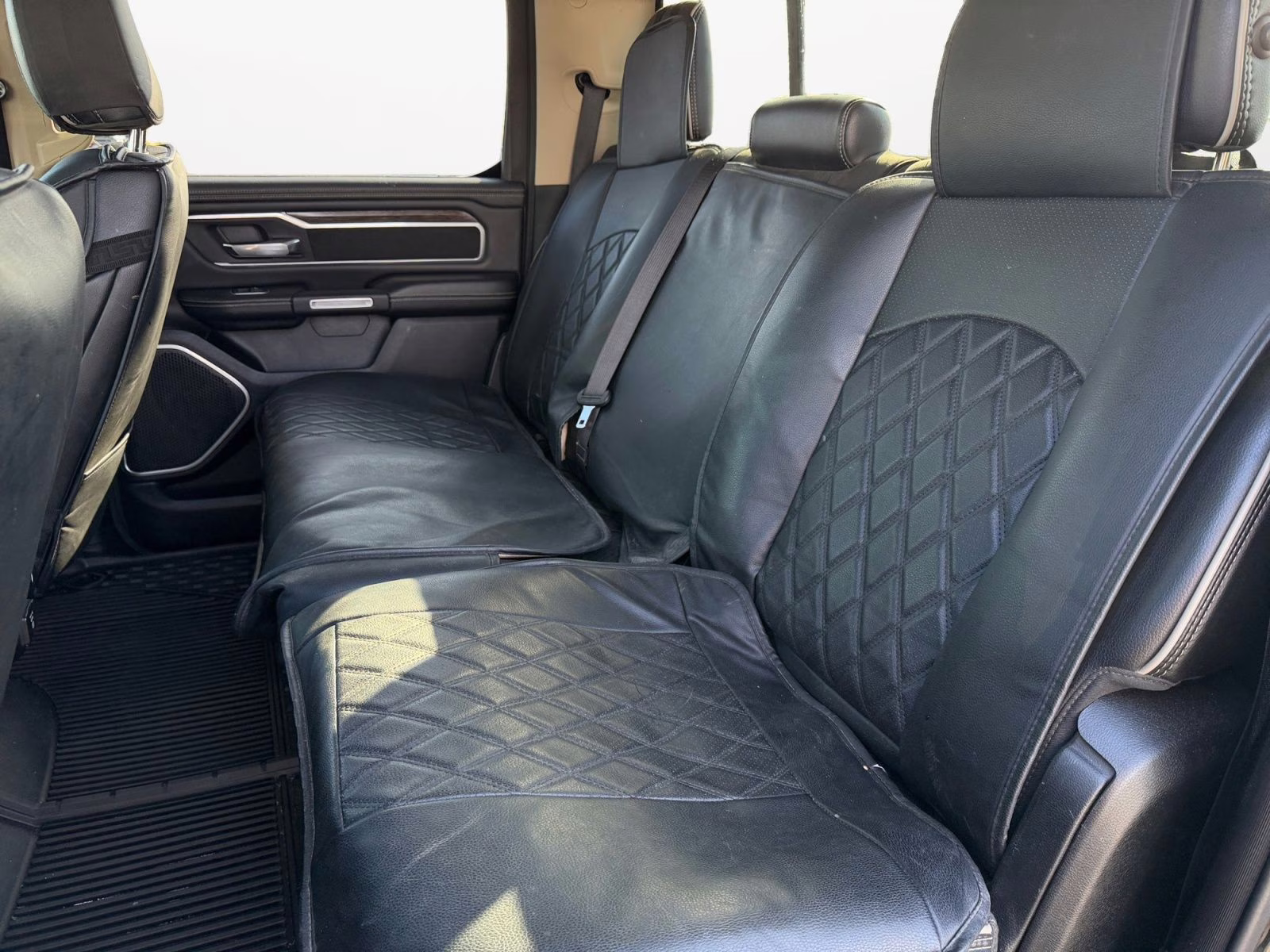 2020 Diamond Black Crystal Pearlcoat Ram 1500 Laramie 4X4 Truck