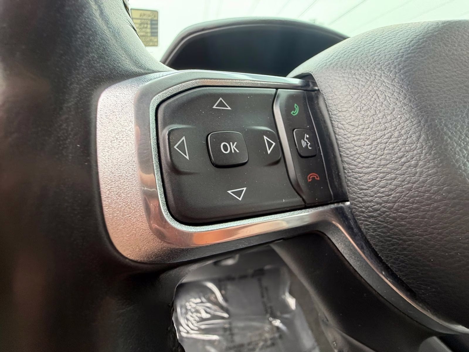 2020 Diamond Black Crystal Pearlcoat Ram 1500 Laramie 4X4 Truck