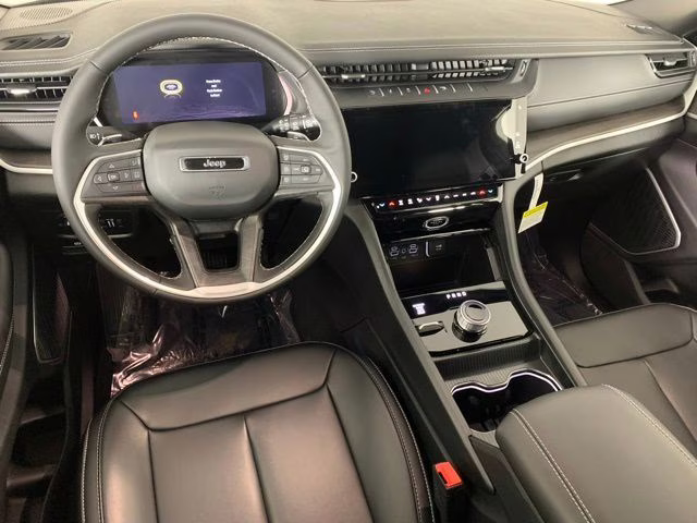 2026 Diamond Black Crystal Pearlcoat Jeep Grand Cherokee Limited 4X4 SUV