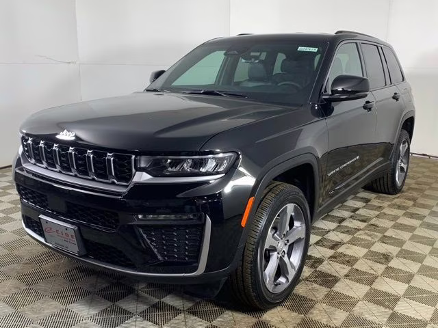 2026 Diamond Black Crystal Pearlcoat Jeep Grand Cherokee Limited 4X4 SUV