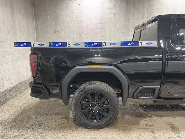 2025 Onyx Black GMC Sierra 2500HD AT4 4X4 Truck