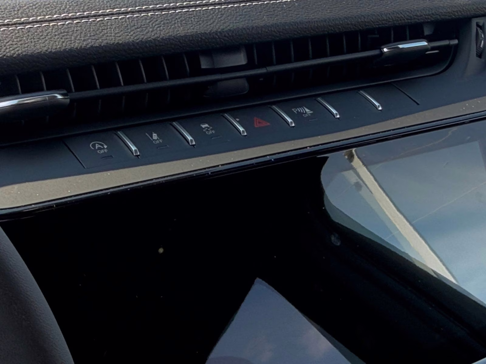 2026 Diamond Black Crystal Pearlcoat Jeep Grand Cherokee Limited 4X4 SUV