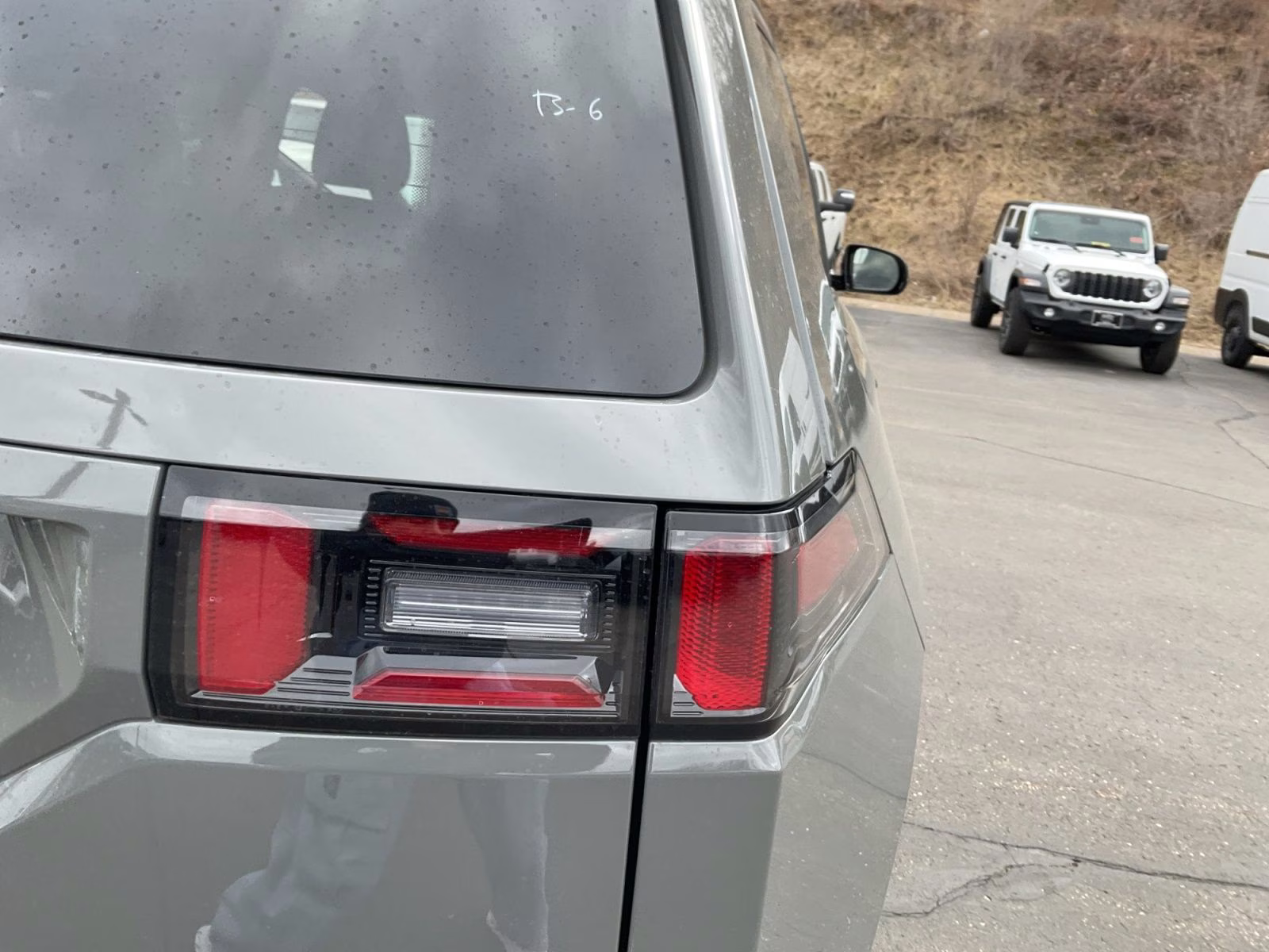 2026 Sting-Gray Clearcoat Jeep Cherokee Laredo 4X4 SUV