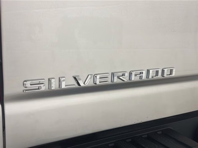 2021 Silver Ice Metallic Chevrolet Silverado 2500HD LT 4X4 Truck