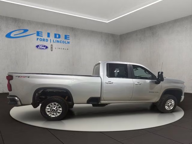 2021 Silver Ice Metallic Chevrolet Silverado 2500HD LT 4X4 Truck
