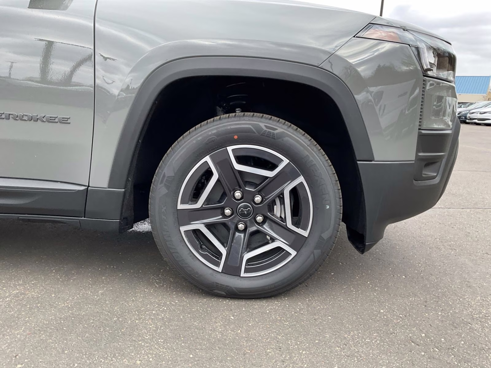 2026 Sting-Gray Clearcoat Jeep Cherokee Laredo 4X4 SUV