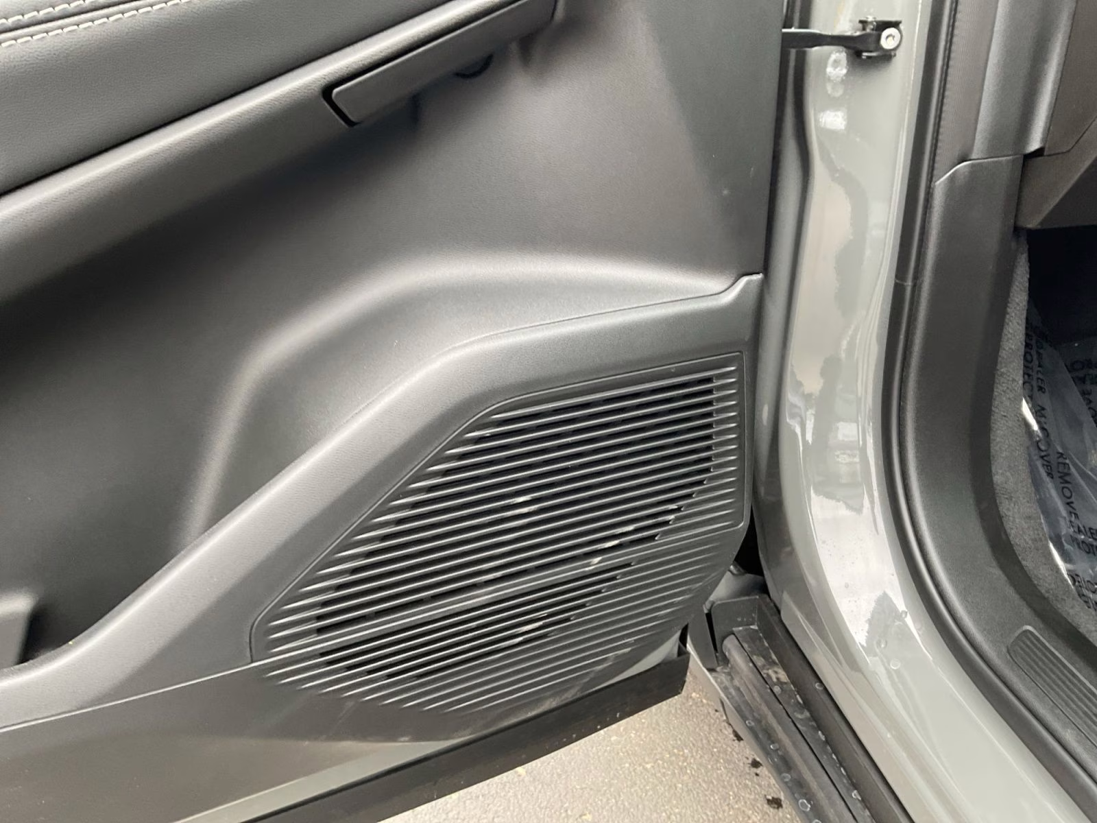 2026 Sting-Gray Clearcoat Jeep Cherokee Laredo 4X4 SUV