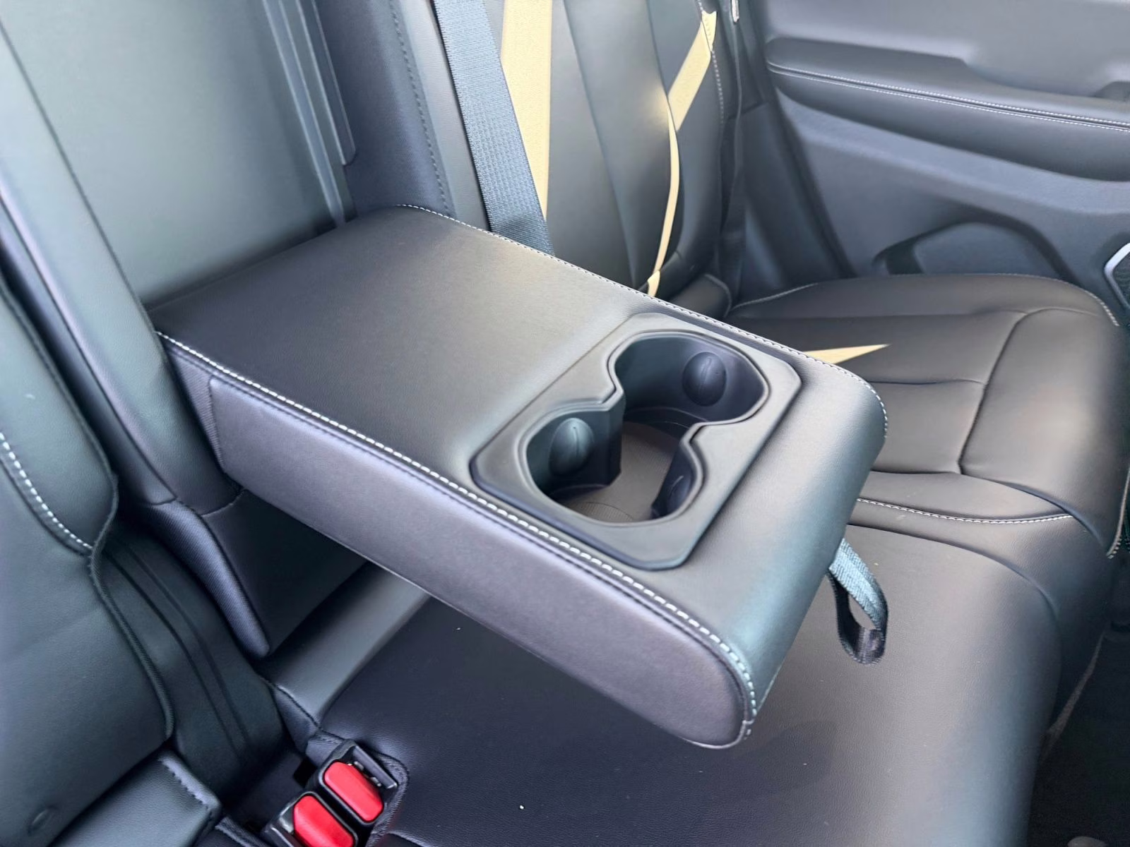 2026 Diamond Black Crystal Pearlcoat Jeep Grand Cherokee Limited 4X4 SUV