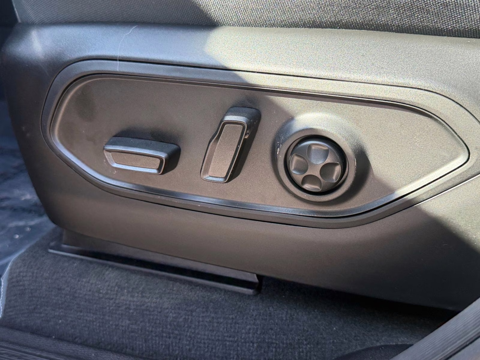 2026 Diamond Black Crystal Pearlcoat Jeep Grand Cherokee Limited 4X4 SUV