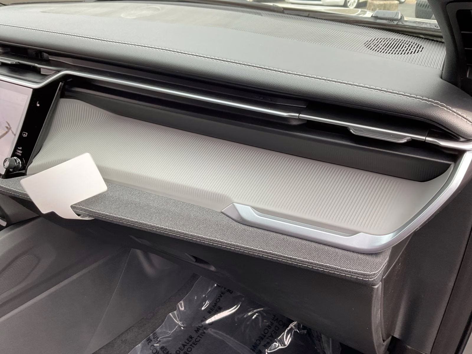 2026 Sting-Gray Clearcoat Jeep Cherokee Laredo 4X4 SUV