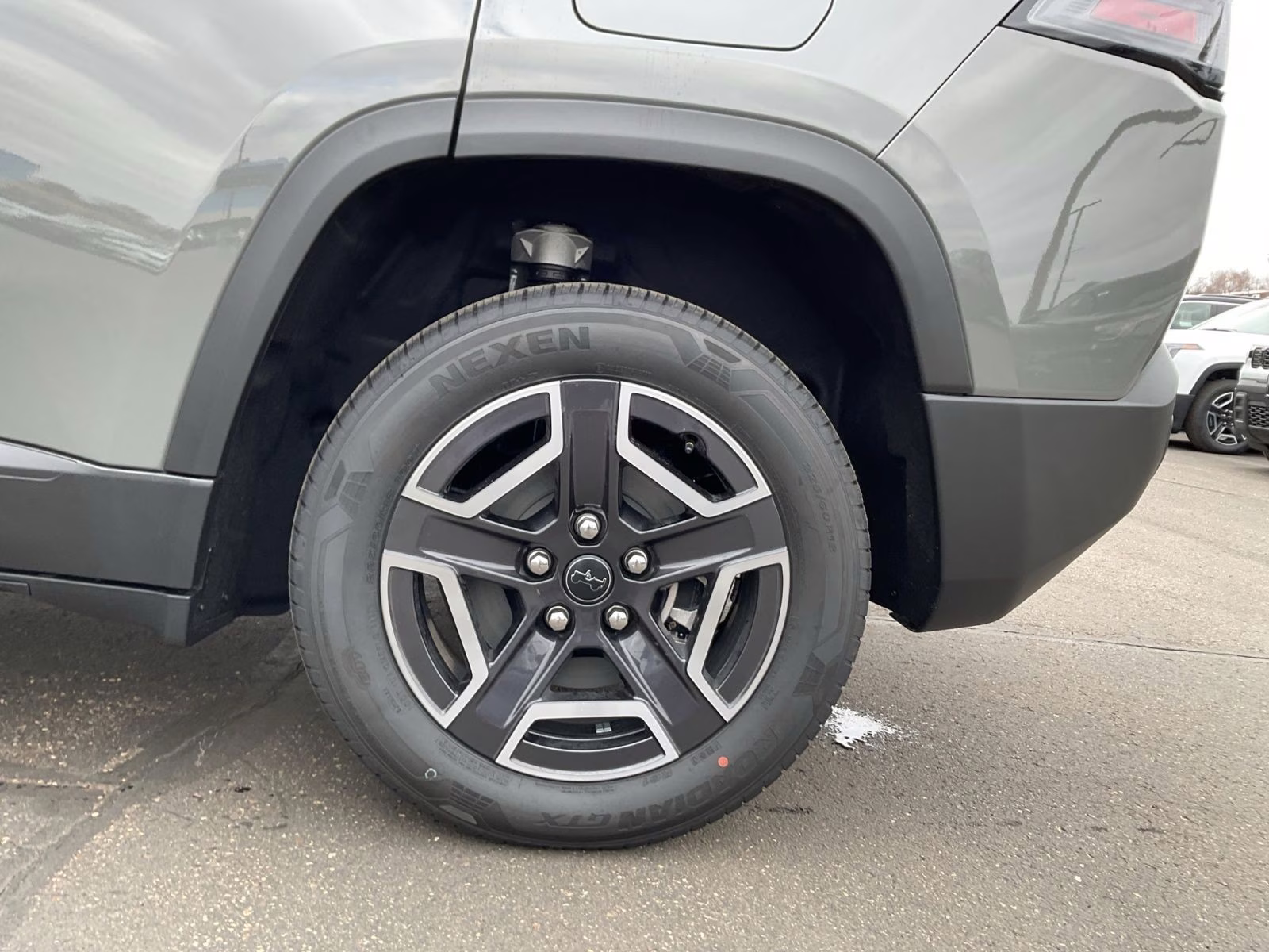 2026 Sting-Gray Clearcoat Jeep Cherokee Laredo 4X4 SUV