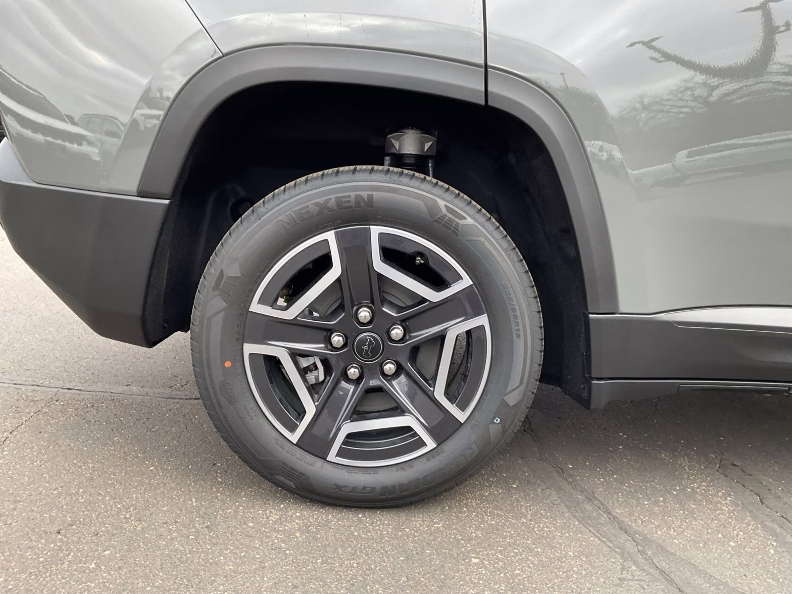 2026 Sting-Gray Clearcoat Jeep Cherokee Laredo 4X4 SUV