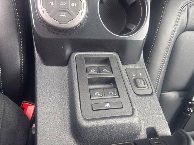 2026 Avalanche Gray Ford Bronco Outer Banks 4X4 SUV