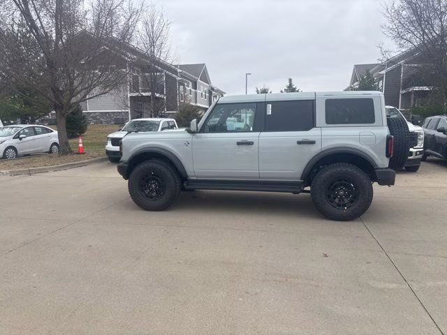 2026 Avalanche Gray Ford Bronco Outer Banks 4X4 SUV
