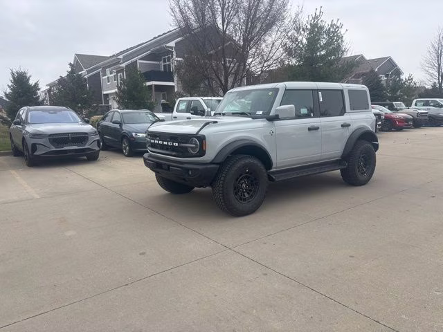 2026 Avalanche Gray Ford Bronco Outer Banks 4X4 SUV