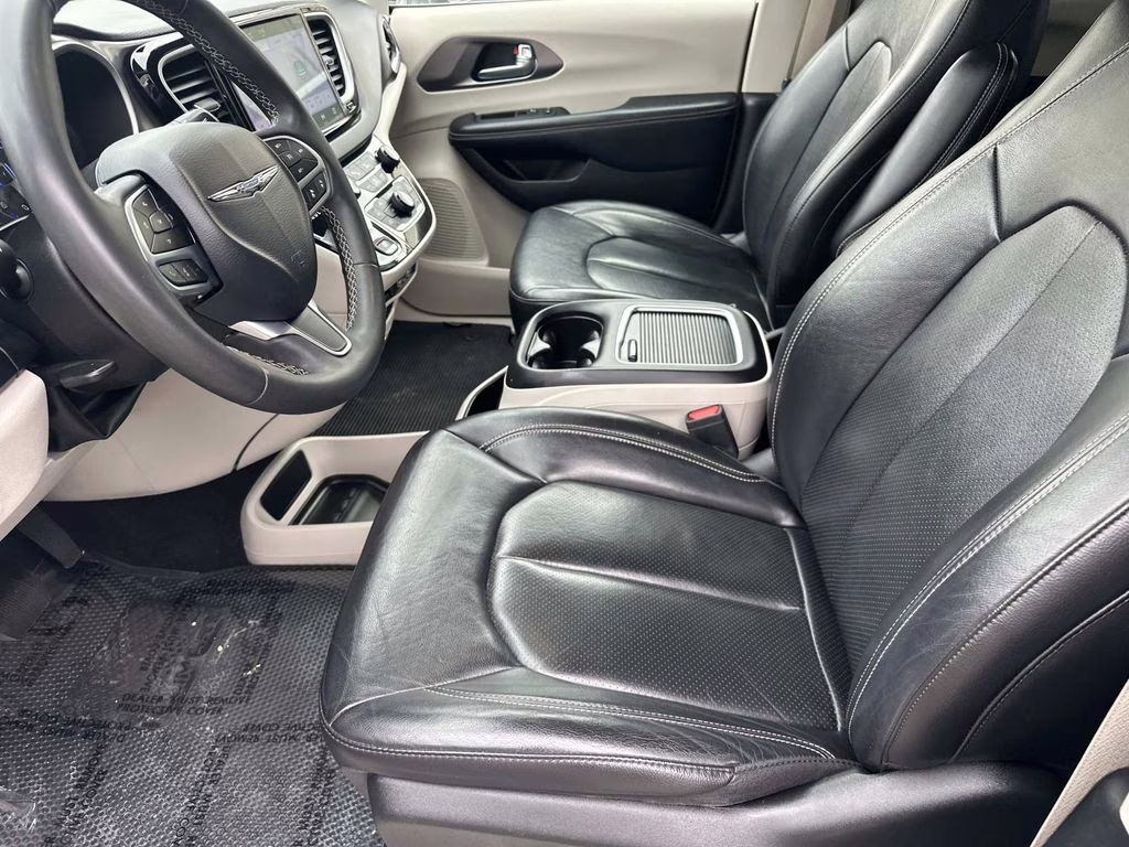 2022 Ceramic Gray Clearcoat Chrysler Pacifica Touring L FWD Van