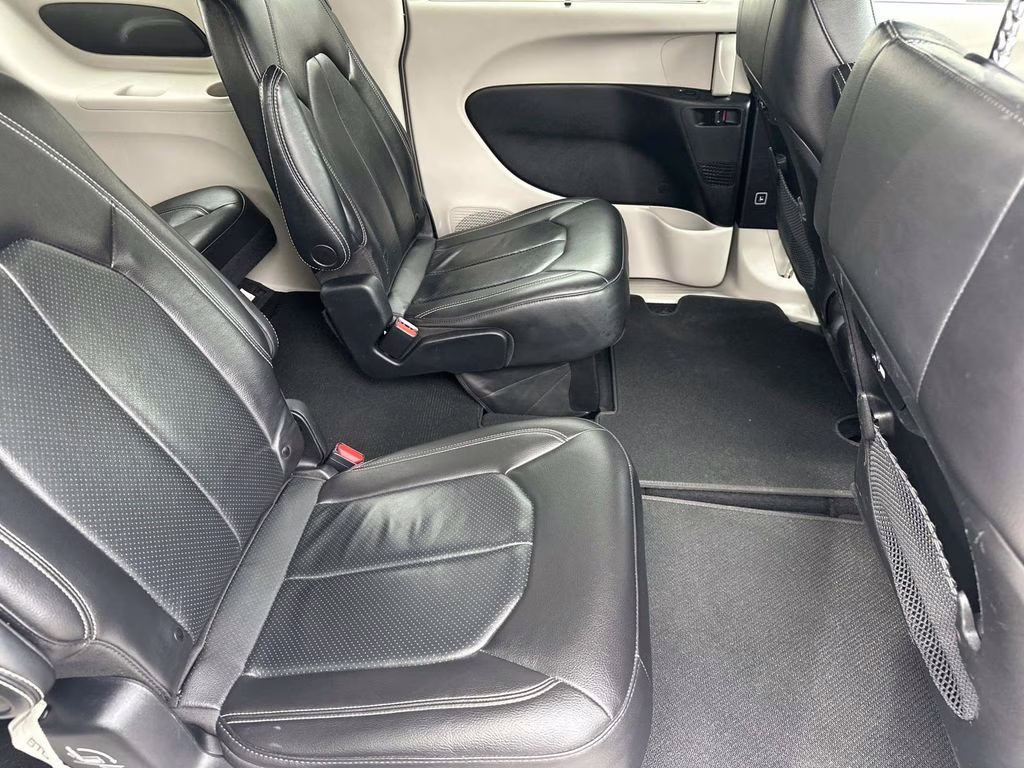 2022 Ceramic Gray Clearcoat Chrysler Pacifica Touring L FWD Van