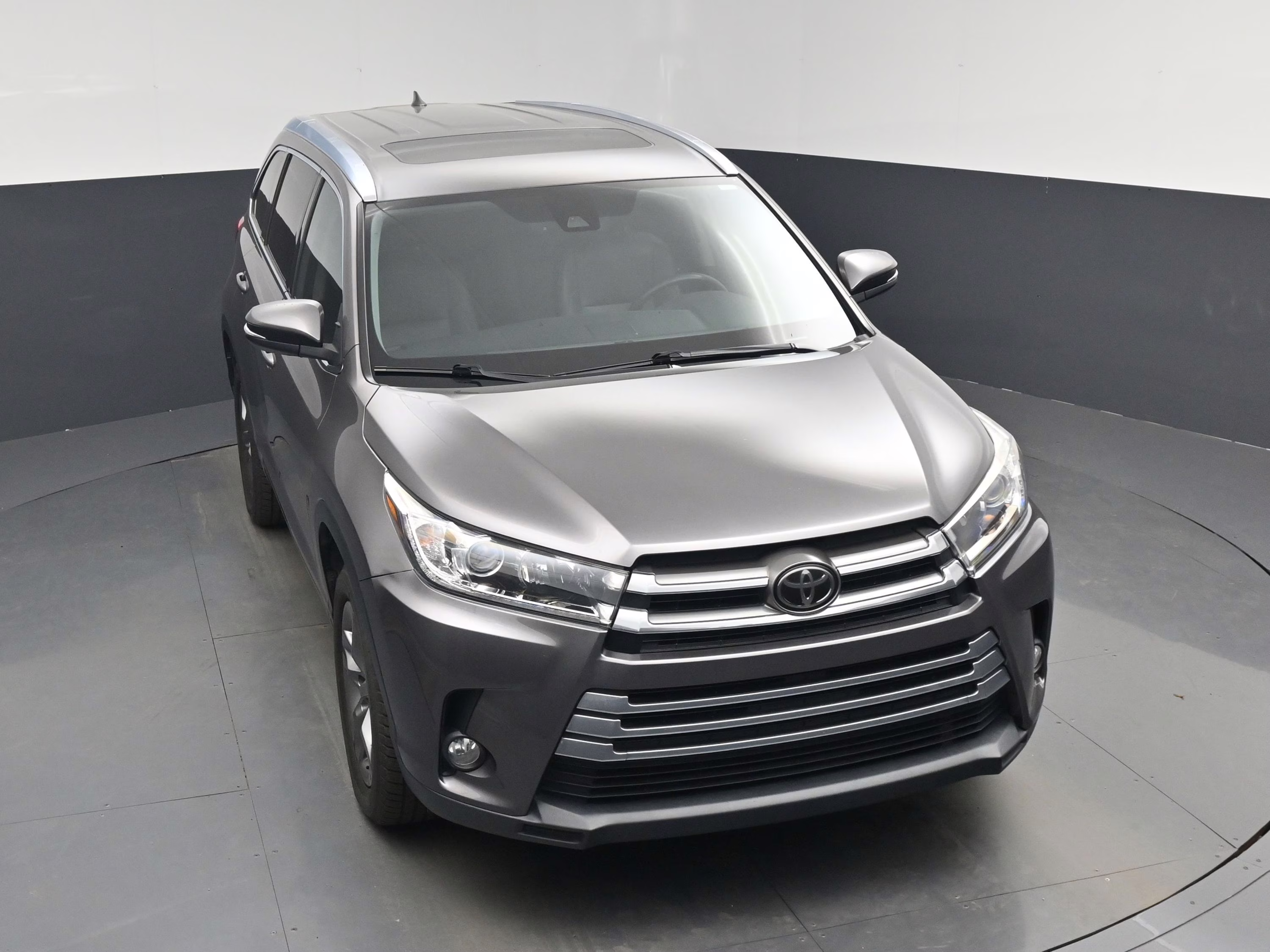 2018 Gray Toyota Highlander Limited FWD SUV