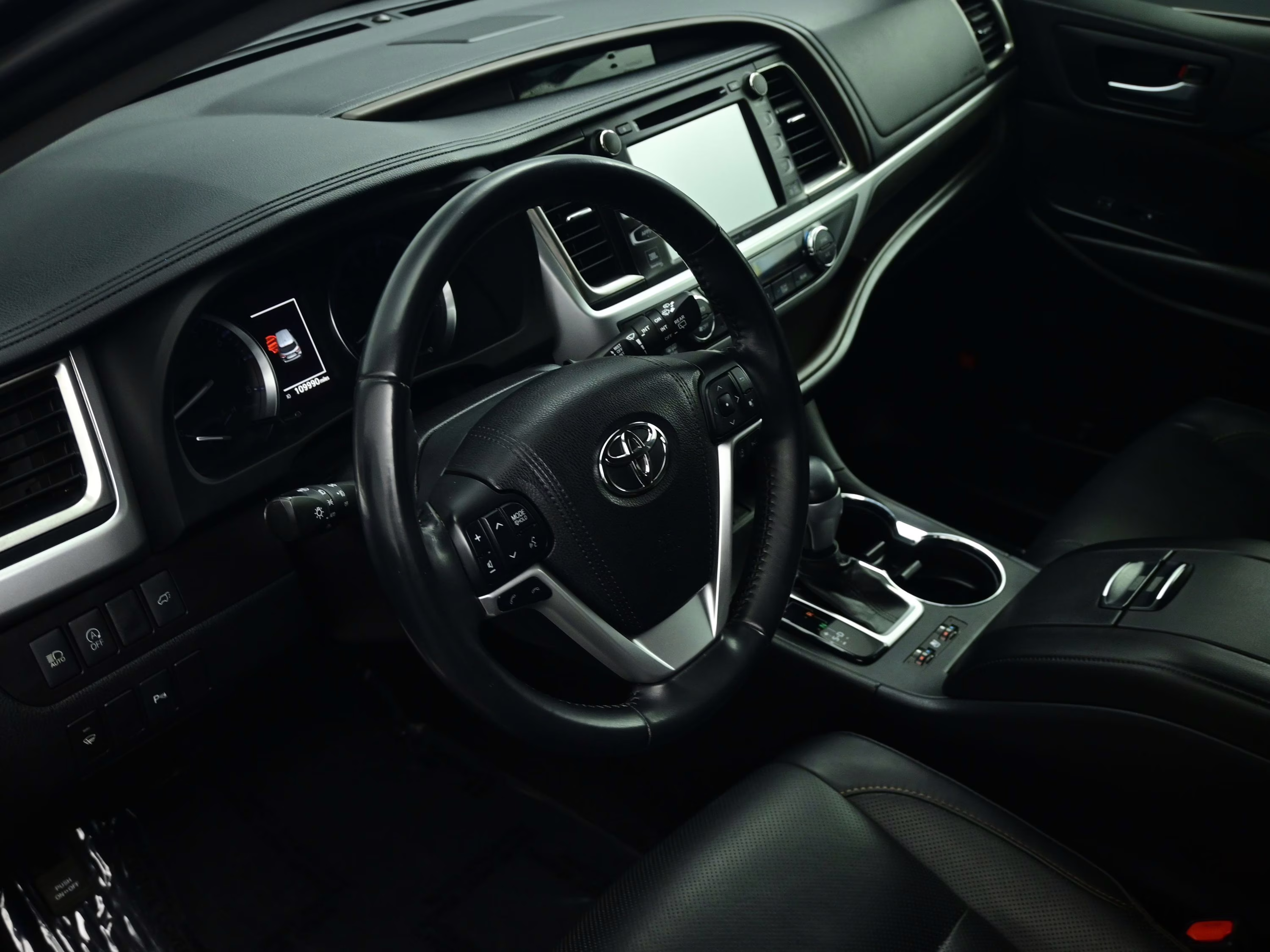 2018 Gray Toyota Highlander Limited FWD SUV