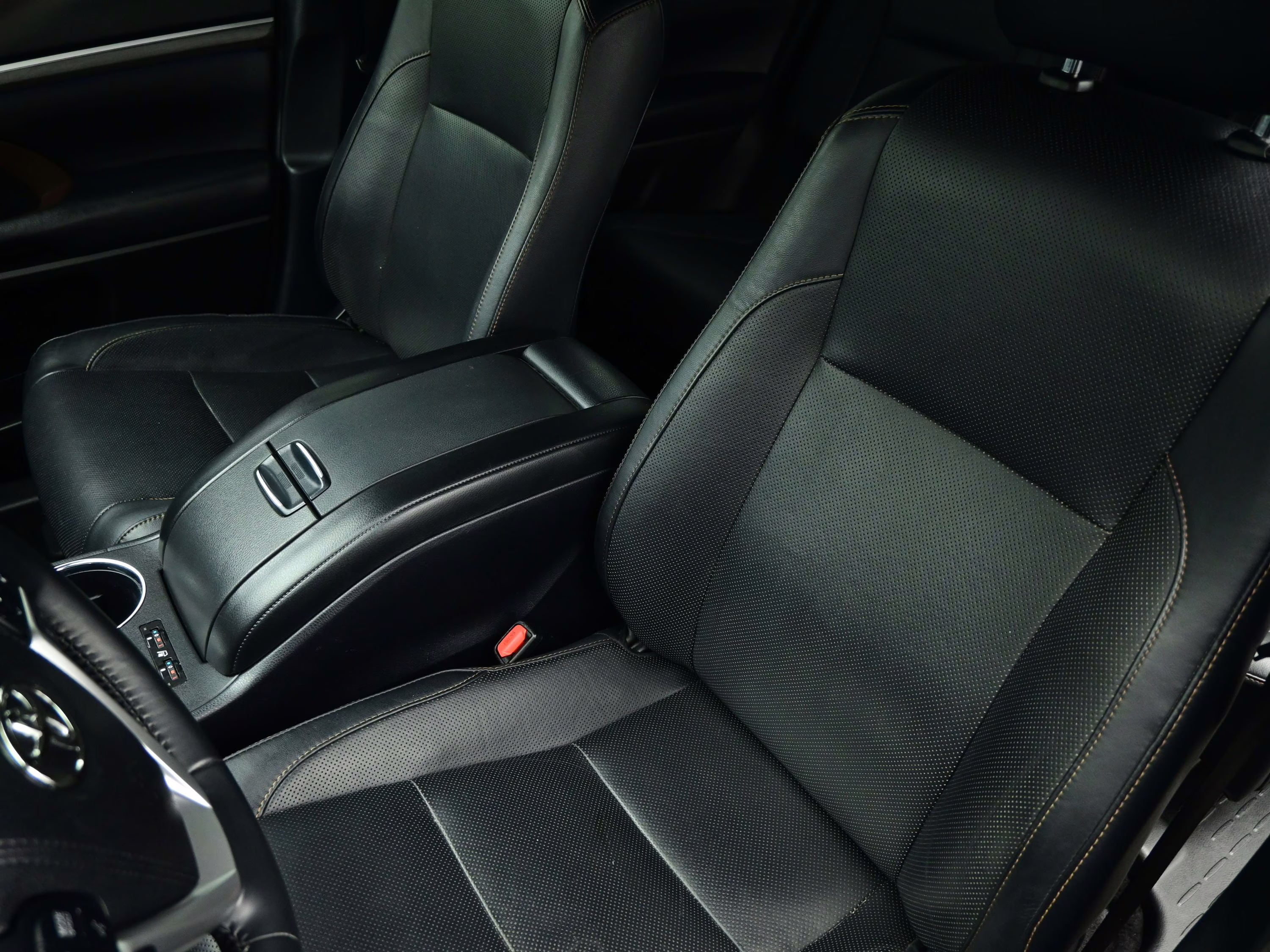 2018 Gray Toyota Highlander Limited FWD SUV