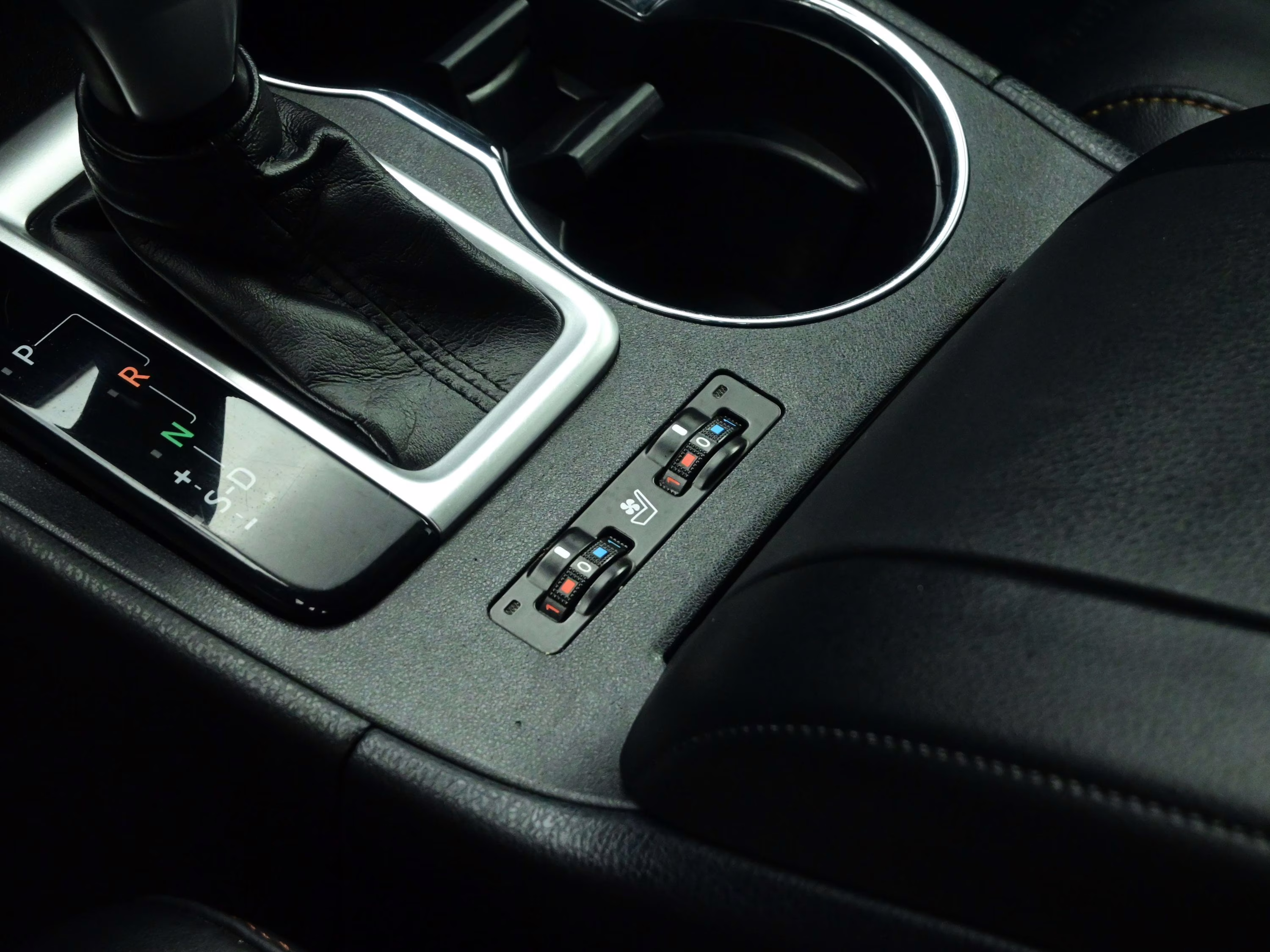 2018 Gray Toyota Highlander Limited FWD SUV