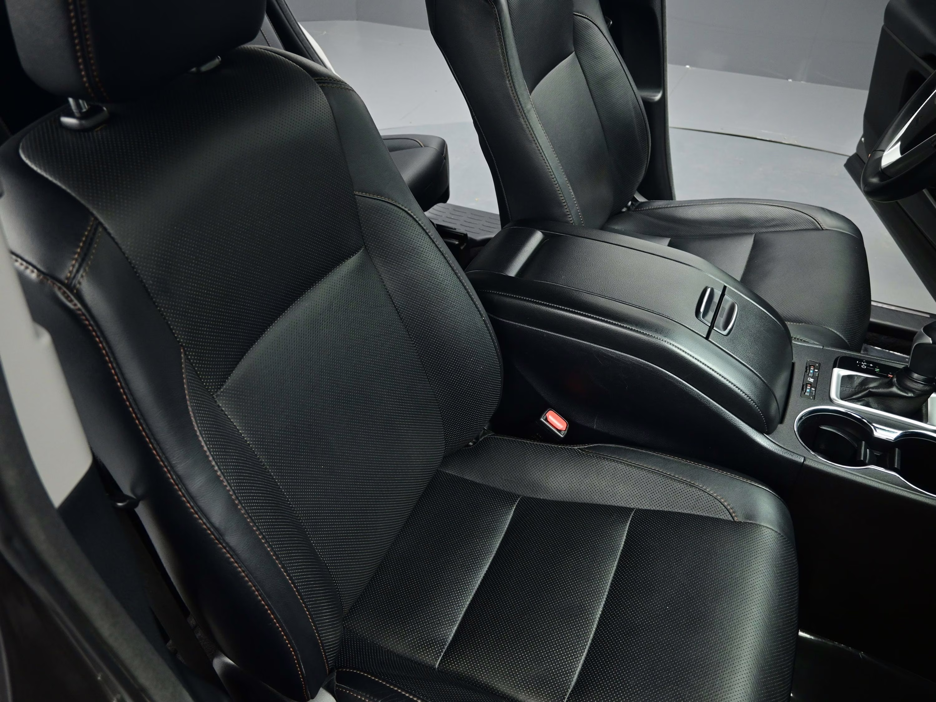 2018 Gray Toyota Highlander Limited FWD SUV