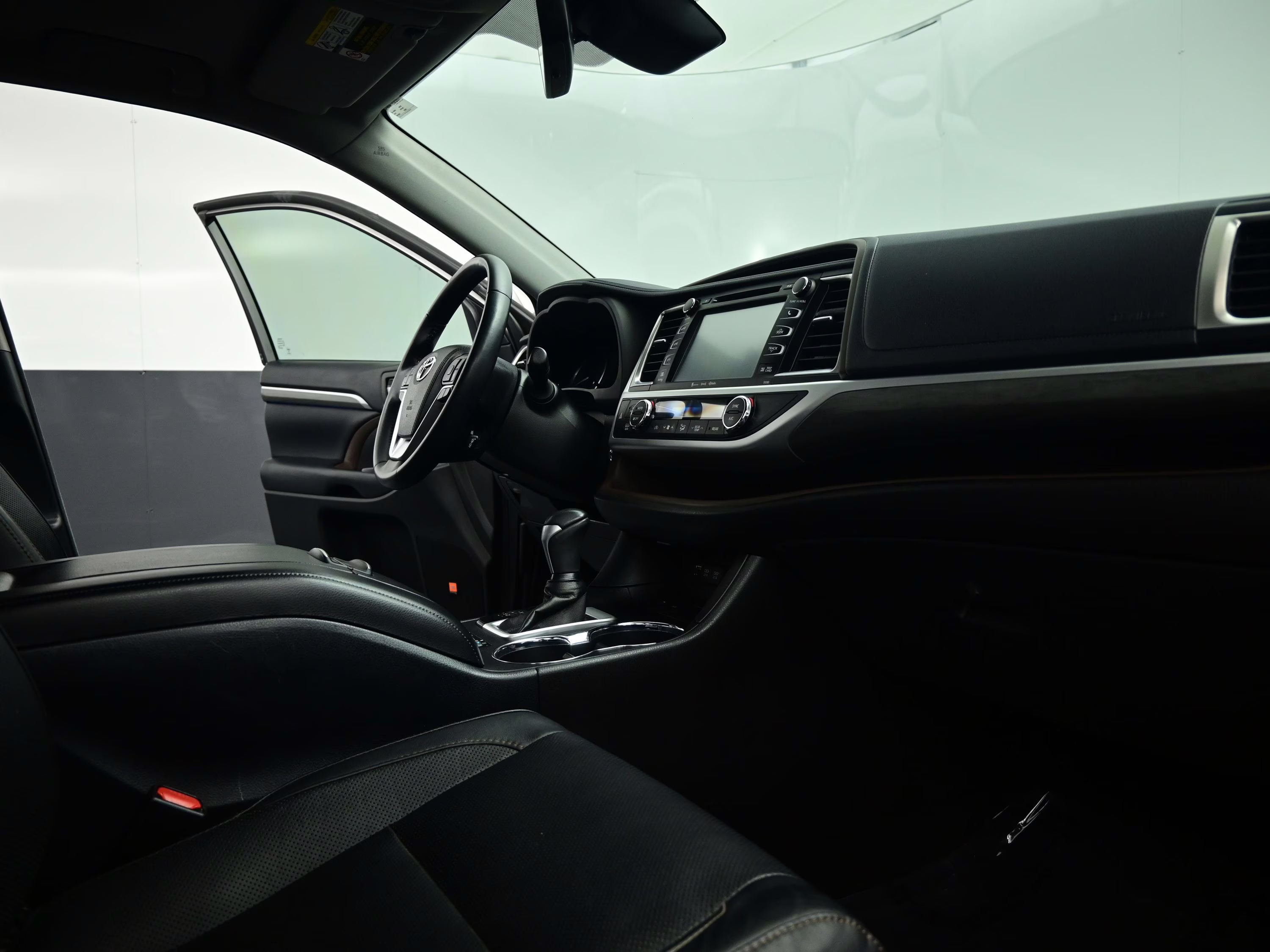 2018 Gray Toyota Highlander Limited FWD SUV