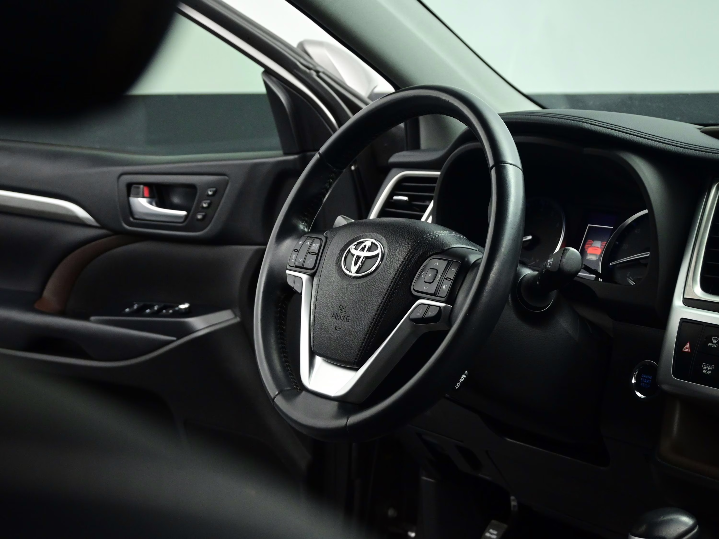 2018 Gray Toyota Highlander Limited FWD SUV