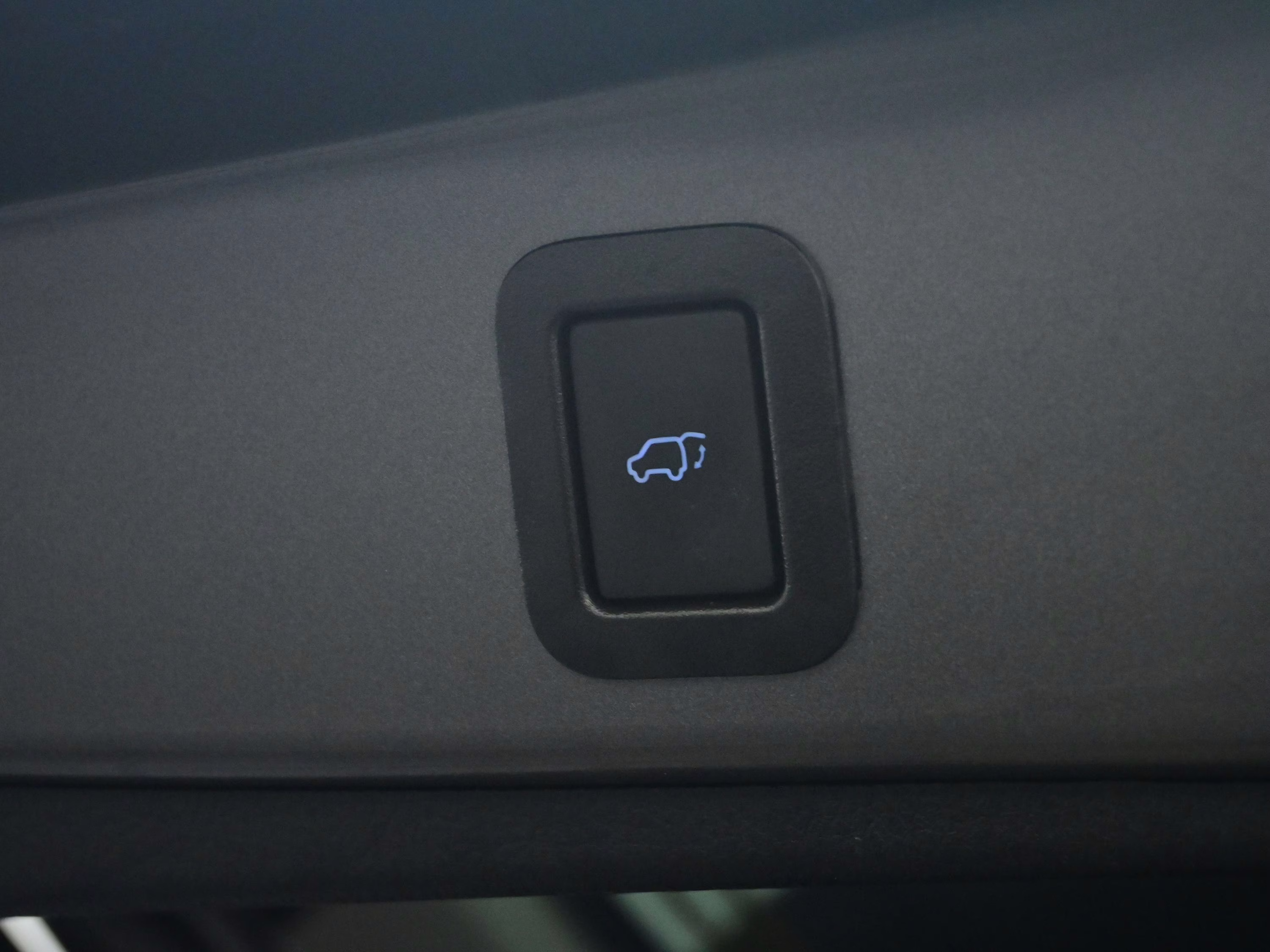 2018 Gray Toyota Highlander Limited FWD SUV