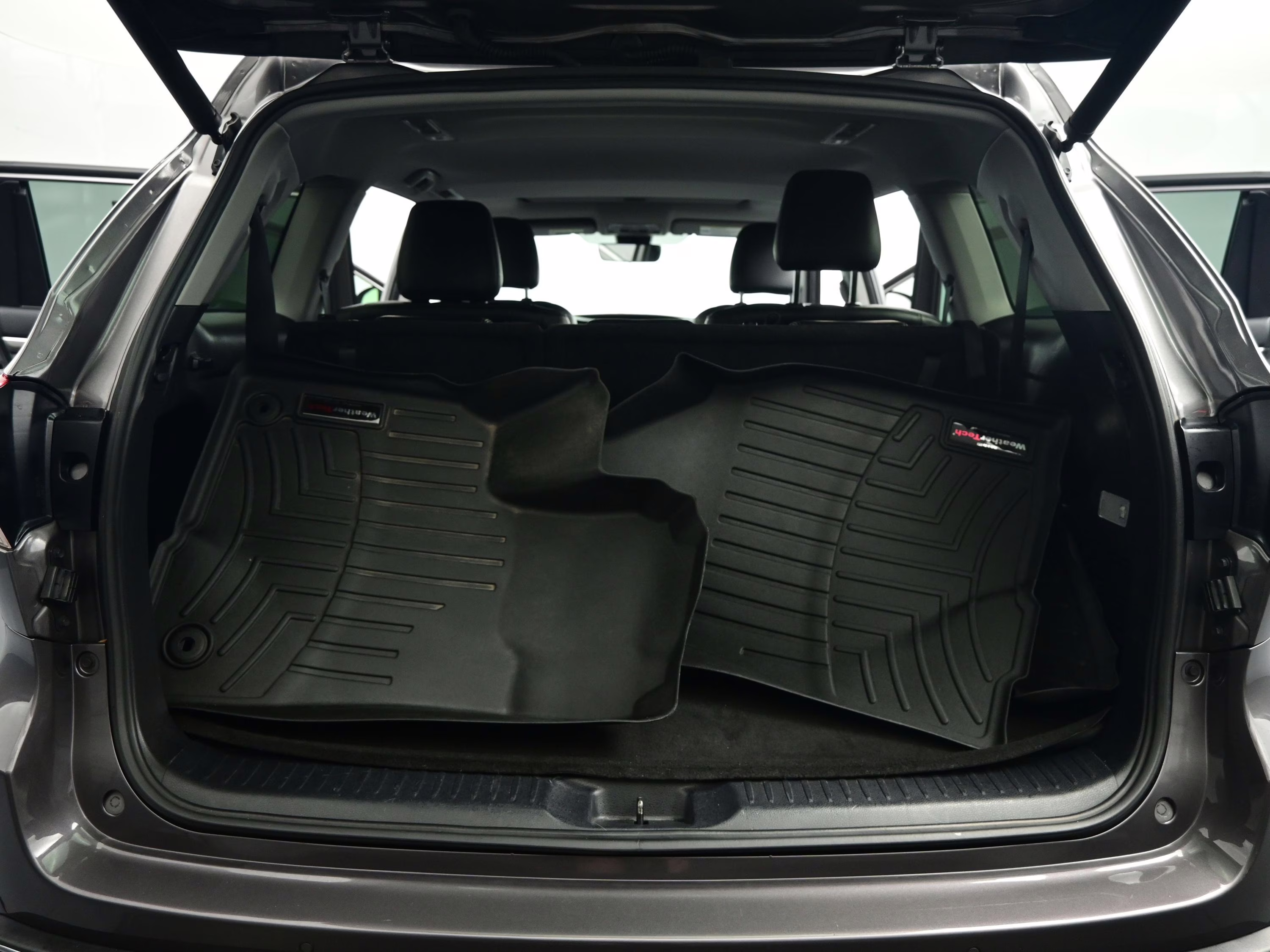 2018 Gray Toyota Highlander Limited FWD SUV