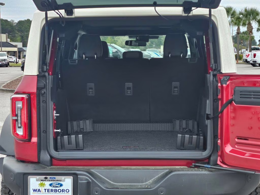 2026 Ruby Red Metallic Tinted Clearcoat Ford Bronco Outer Banks 4X4 SUV