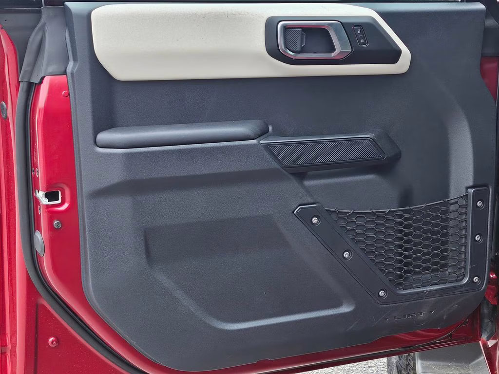 2026 Ruby Red Metallic Tinted Clearcoat Ford Bronco Outer Banks 4X4 SUV