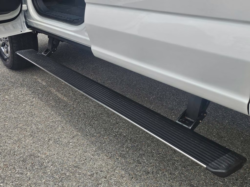 2026 Star White Metallic Tri-Coat Ford Super Duty F-250 SRW Lariat 4X4 Truck