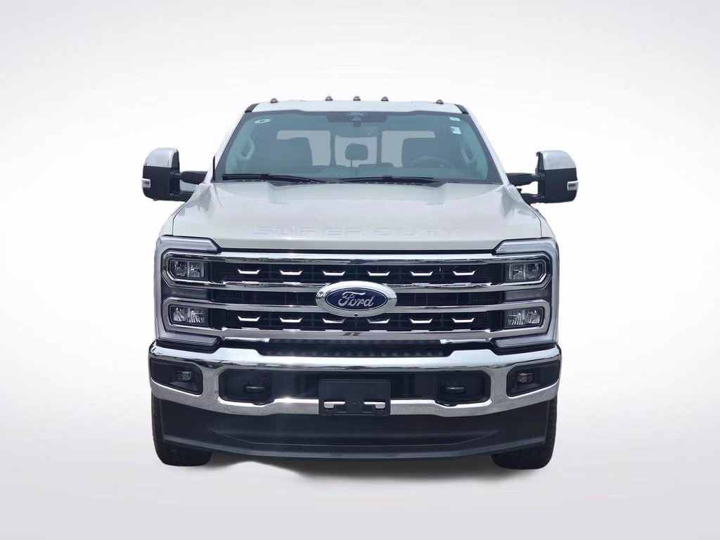 2026 Star White Metallic Tri-Coat Ford Super Duty F-250 SRW Lariat 4X4 Truck