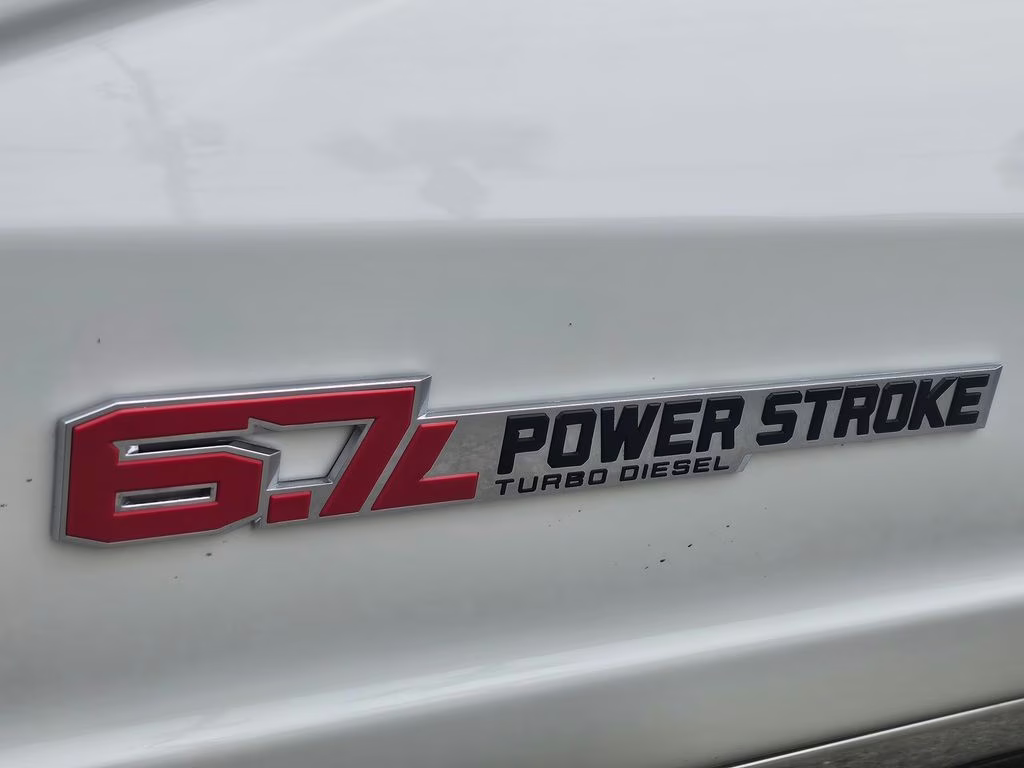 2026 Star White Metallic Tri-Coat Ford Super Duty F-250 SRW Lariat 4X4 Truck