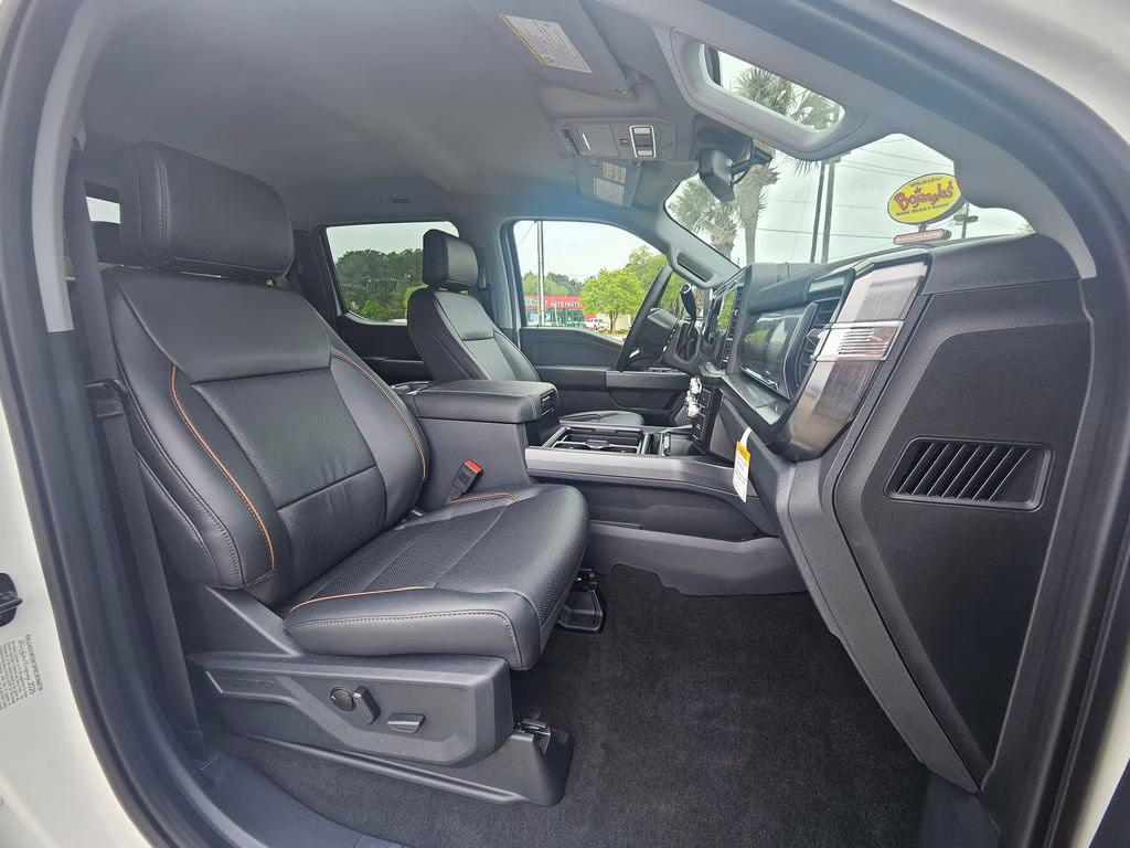 2026 Star White Metallic Tri-Coat Ford Super Duty F-250 SRW Lariat 4X4 Truck