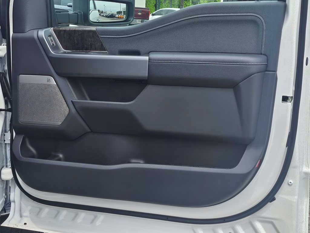 2026 Star White Metallic Tri-Coat Ford Super Duty F-250 SRW Lariat 4X4 Truck