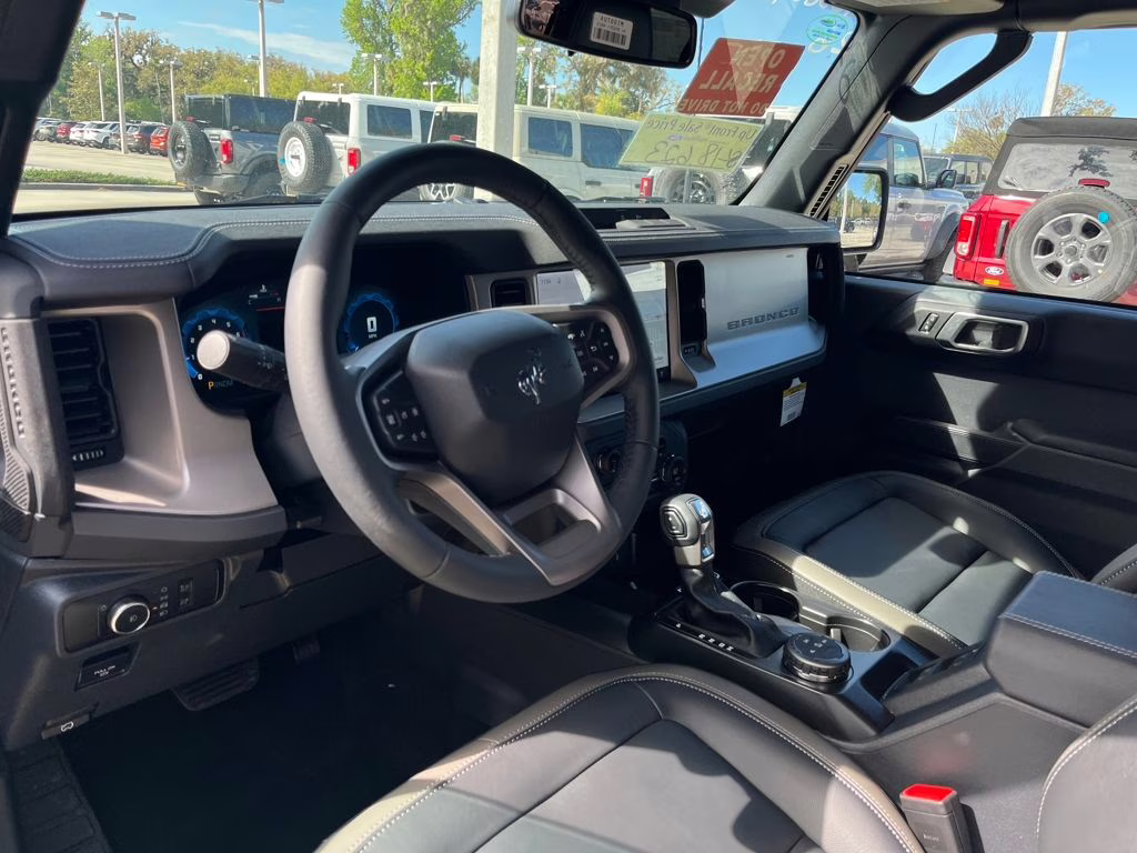 2026 Avalanche Ford Bronco Outer Banks 4X4 SUV