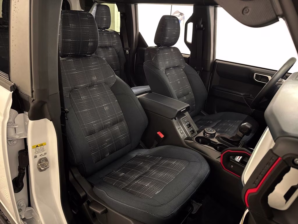 2026 Oxford White Ford Bronco Heritage Edition 4X4 SUV