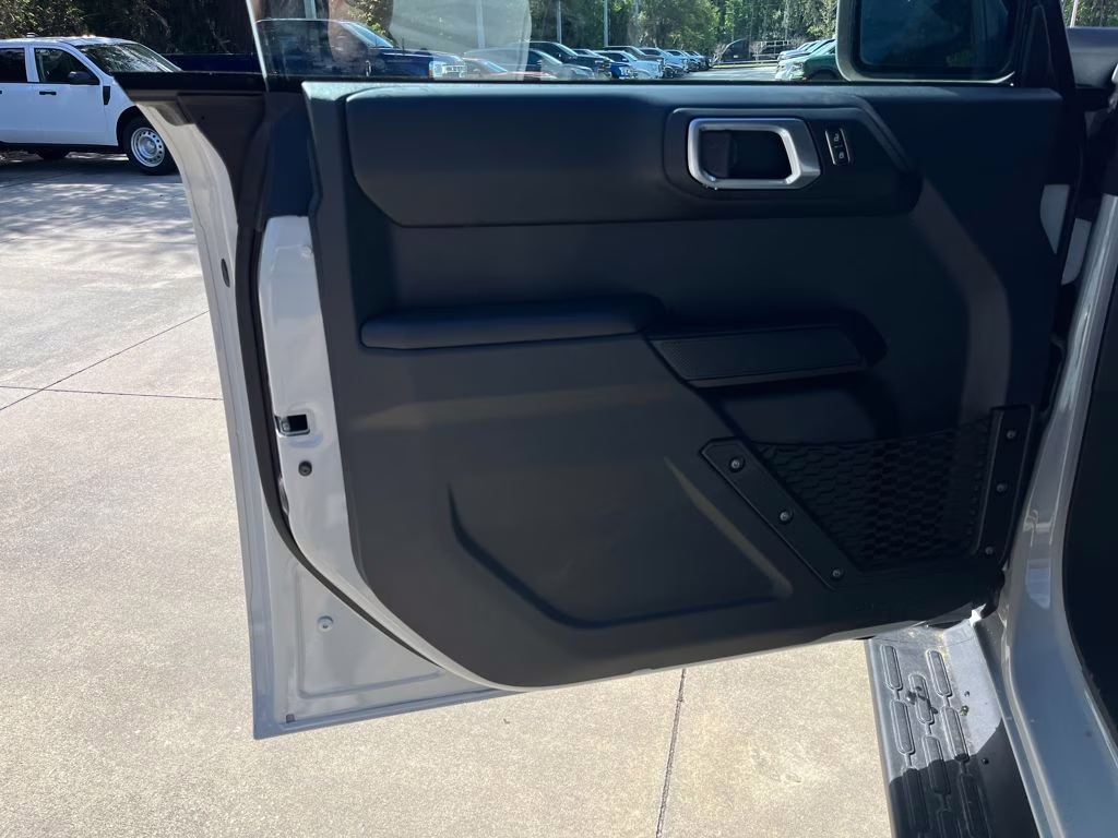 2026 Avalanche Ford Bronco Outer Banks 4X4 SUV